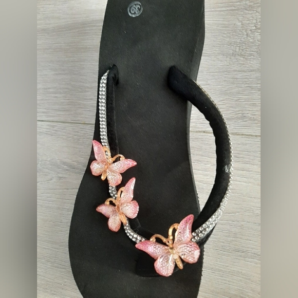 Butterflies 🦋 sandals - Picture 3 of 5